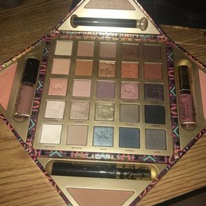 Tarte Pallette(BARELY USED, INCLUDES ORIGINAL BOX)